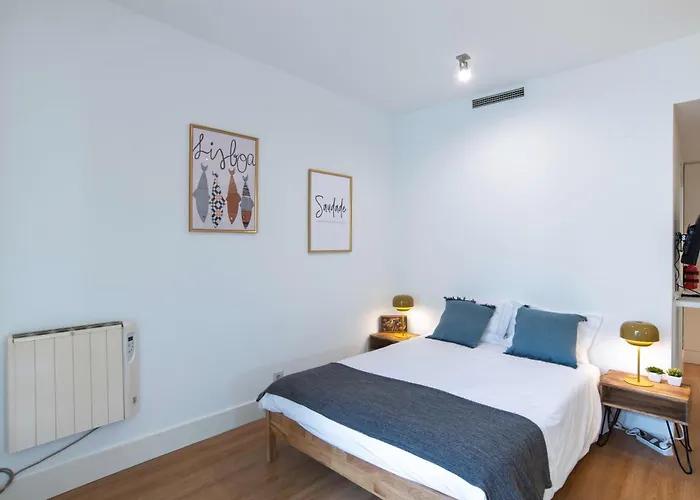 Апартаменты Santa Catarina - No Centro Da Com Garagem, Perto Do Timeout Market - Renovado *