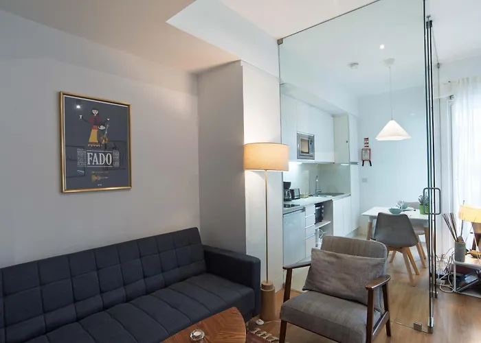 Santa Catarina - No Centro Da Com Garagem, Perto Do Timeout Market - Renovado Лиссабон