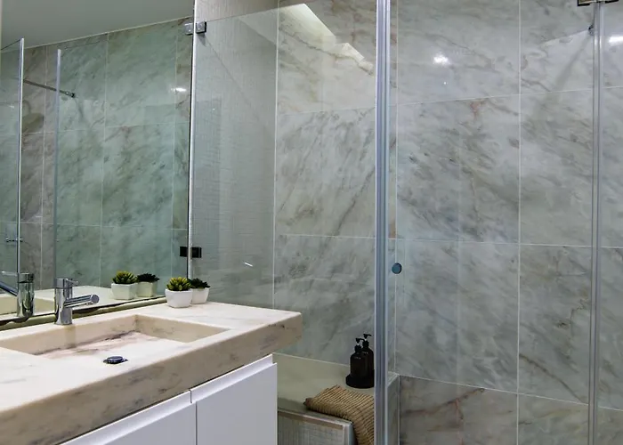 Santa Catarina - No Centro Da Com Garagem, Perto Do Timeout Market - Renovado * Лиссабон