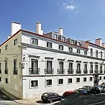 Apartment Santa Catarina - No Centro Da Com Garagem, Perto Do Timeout Market - Renovado