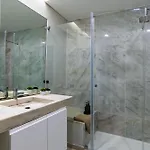 Santa Catarina - No Centro Da Com Garagem, Perto Do Timeout Market - Renovado * Лісабон